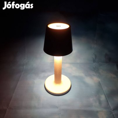 LED asztali lámpa