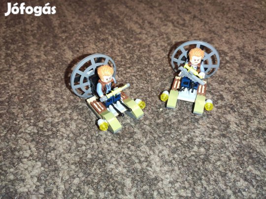 LEGO 122220 Jurassic World - Owen légpárnás járművel nincs leírás