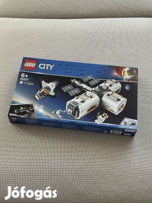 LEGO 60227 City, Hold-űrállomás - új, bontatlan