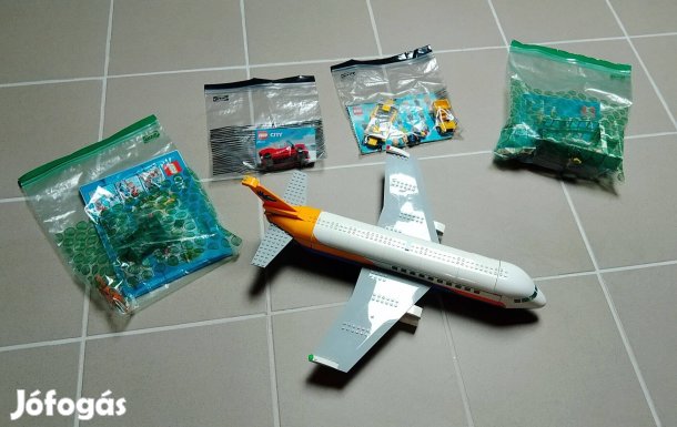 LEGO City - Utasszállító repülőgép (60262) hiánytalan