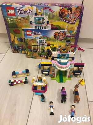 LEGO Friends - Stephanie díjugrató pályája (41367)