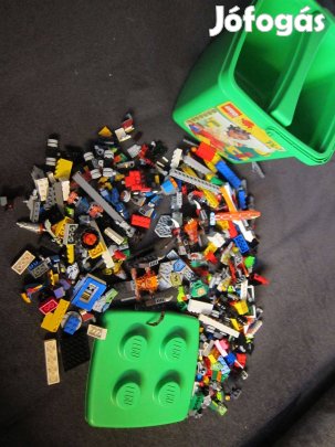 LEGO Knights - alkatrészek - Lego Tároló dobozban