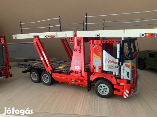 LEGO Technic Car Transporter (42098) autószállító kamion