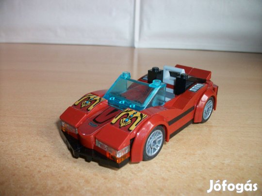 LEGO bordó színű autó