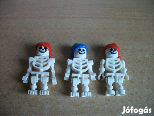 LEGO kalóz csontvázak