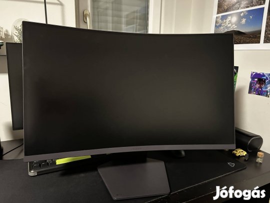 LG Ultragear 180hz hajlított