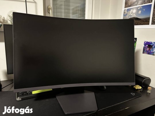 LG Ultragear 180hz hajlított