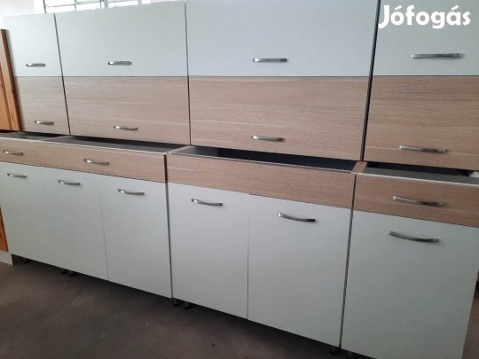 L.124 Kész szines Konyhabútor eladó!