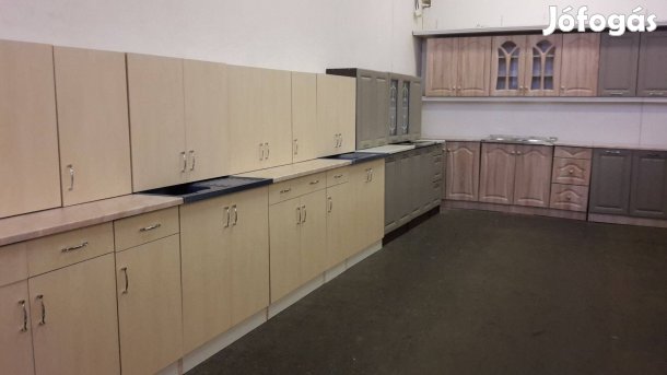 L.130 Kész szines Konyhabútor eladó!