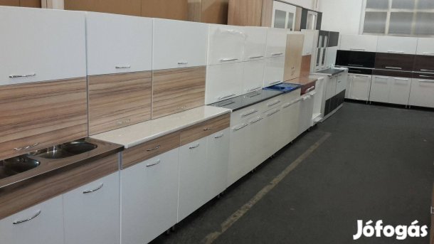 L.133 Kész szines Konyhabútor eladó!