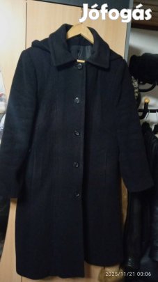 L méretű fekete gyapjúszövet kapucnis télikabát jelképes áron
