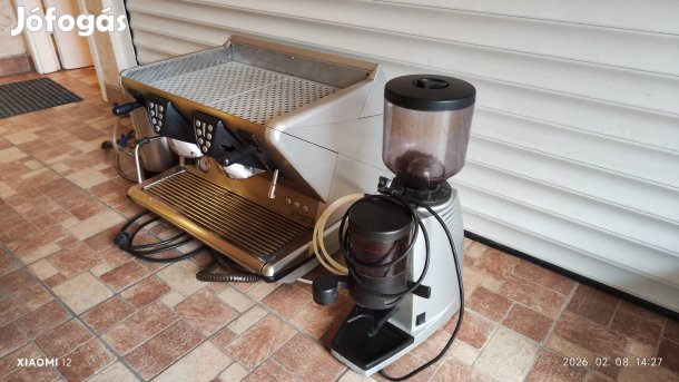 La San Marco 2 karos kávéfőző gép automata kávédarálóval 