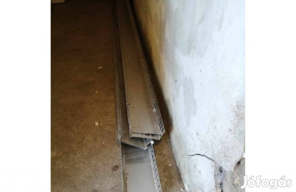 Lábazati indítóprofil vagy sín