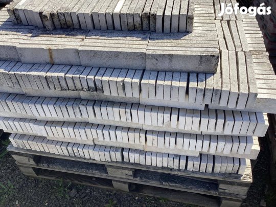 Lábazati műkőszegély