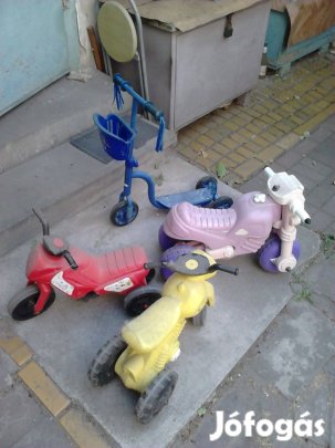 Lábbal hajtós kismotor , gyerek motor , gurulós motor , roller