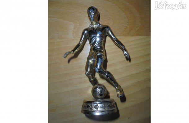 Labdarúgó Focista Szobor Anyaga Fém Nem Műanyag