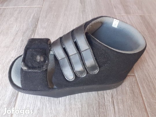 Lábfej tehermentesítő cipő