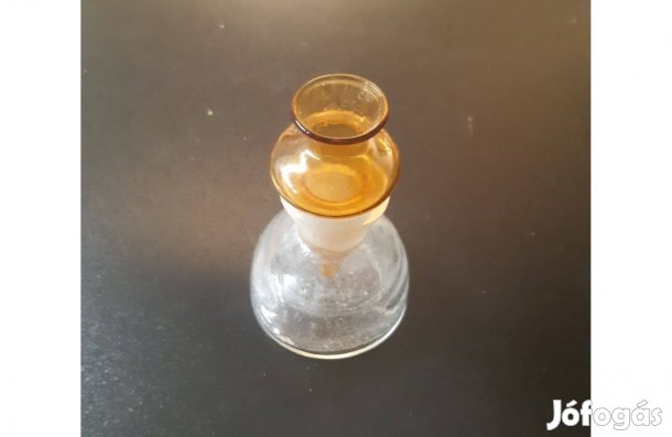 Laboratóriumi üveg lombik laborkellék titrálás