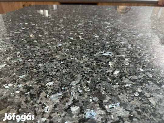 Labrador Blue Pearl gránit munkalap
