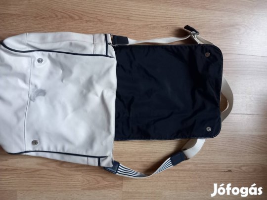 Lacoste oldal táska kiváló állapotú 