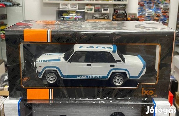 Lada 2105 VFTS Base 1983 1:18 1/18 Ixo 18CMC144