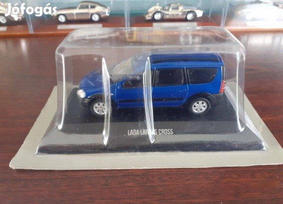Lada Largus cross kisauto modell 1/43 Eladó