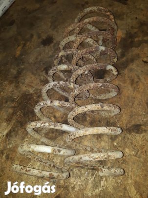 Lada Niva Hátsó Rugó Pár