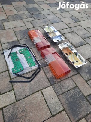 Lada hátsó lámpa lámpapár 2105 eladó!