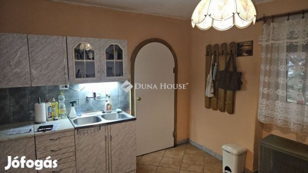 Lajoskomáromi 68 nm-es ház eladó