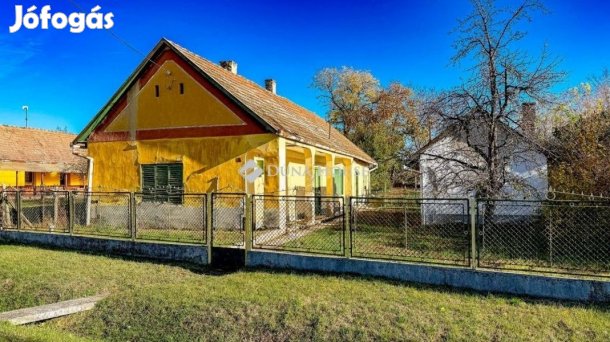 Lajoskomáromi eladó 67 nm-es ház