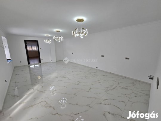 Lajoskomáromi eladó 98 nm-es ház