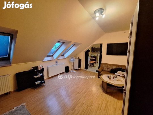 Lajosmizsei 35 nm-es lakás eladó