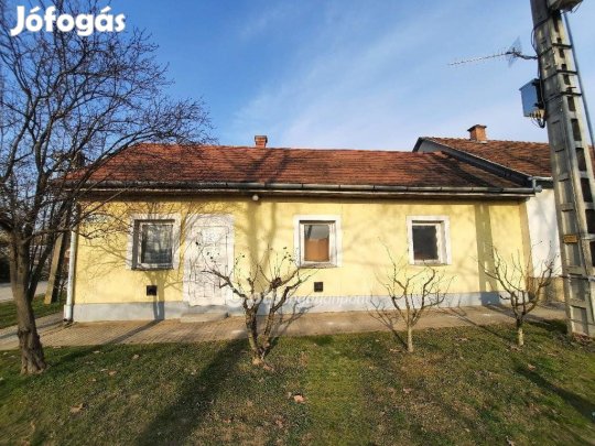 Lajosmizsei eladó 46 nm-es ház