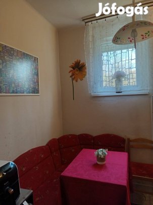 Lakás eladó!