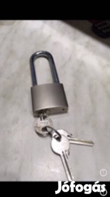 Lakat eladó kulccsal