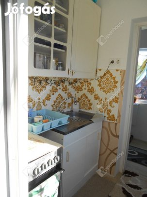 Lakható zártkerti ingatlan.