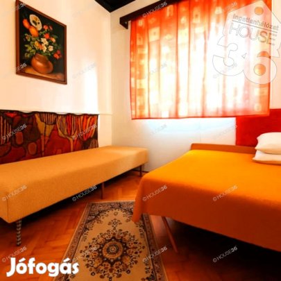 Lakitelek-Tőserdőn eladó fűthető hétvégi ház lakóingatlannak is!