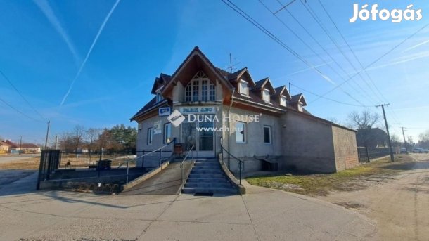 Lakiteleken eladó több célra hasznosítható ház