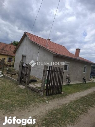 Lakiteleki 90 nm-es ház eladó