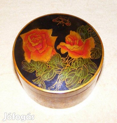 Lakkozott rózsás doboz