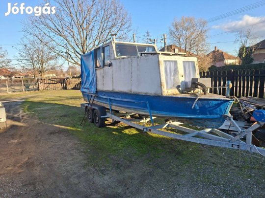 Lakó - Horgászhajó