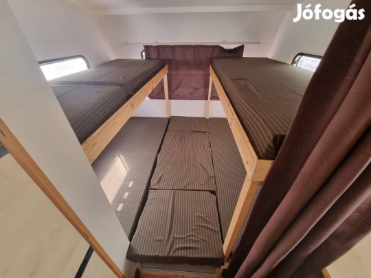 Lakókocsi forgalomba helyezhető, 8személyes Ausztriából