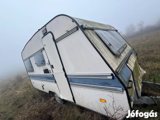 Lakókocsi fürdőszobával