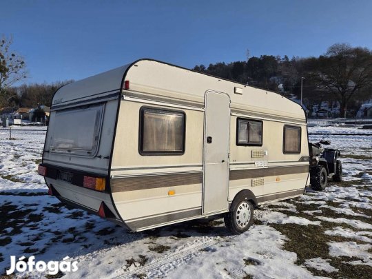Lakókocsi jó állapotban telepítésre, a szállításban tudok segíteni