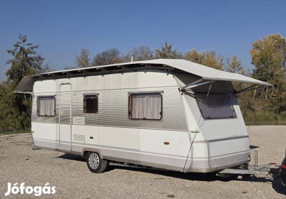 Lakókocsi nagyon jó állapotban, telepítésre, gyári tetősátorral