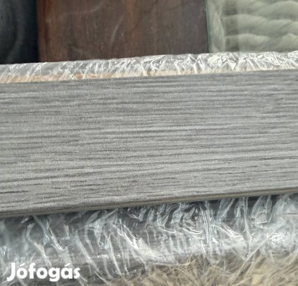 Laminált parketta szegőléc