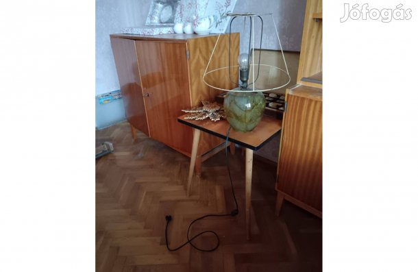 Lámpa és lámpaernyő váz