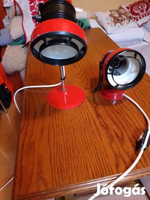 Lámpák eladók, Ócsa