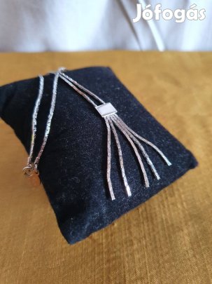 Lánc függő rojtokkal