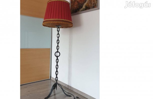 Láncos állólámpa selyem lámpaernyővel